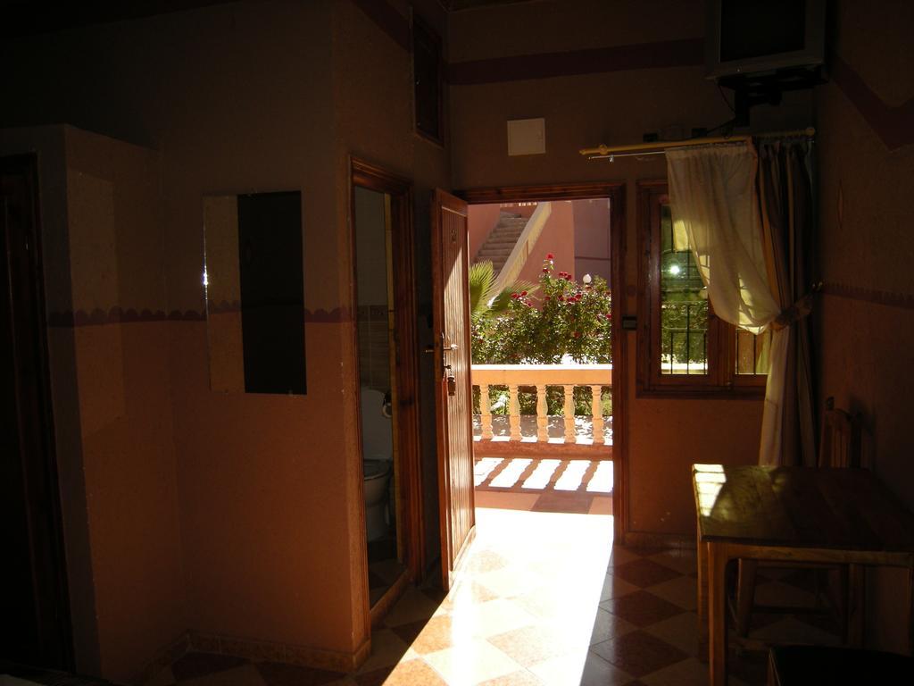 Hotel Mandar Saghrou Tazakhte Kelaat-M'Gouna Exterior foto